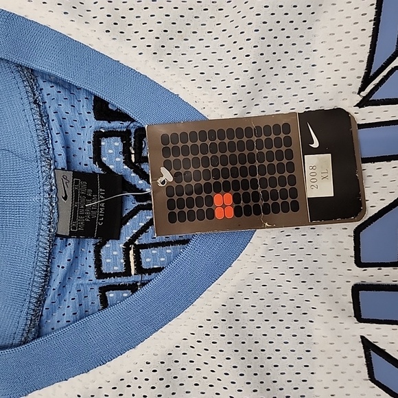 Sold Vintage Nike LeBron Jersey - Picture 6 of 8